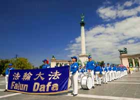 天国乐团于匈牙利国庆节闪亮登场