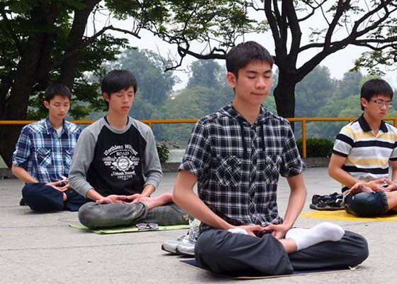 台湾大学生在香港传真相（3）