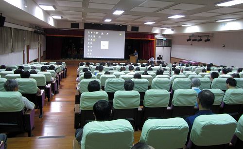 全台利用网路讲真相的部份法轮功学员在新北市举行交流会，分享心得、互相促进提升，期让传递真相的力量更强大。