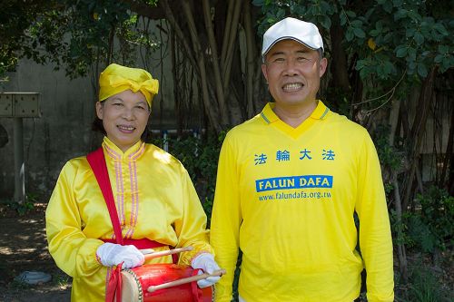 '图9：明祥和瑞琴夫妻同修大法，非常感谢师父传这么好的功法，让人们身体健康，社会道德回升。'