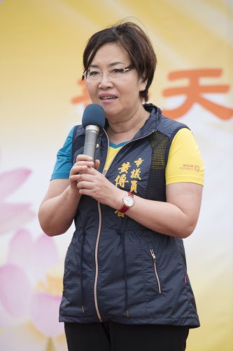 图7：市议员黄傅淑香