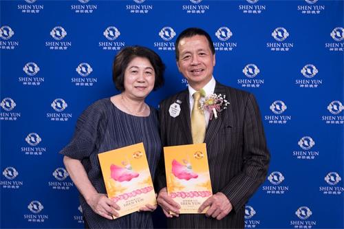 '图6：国际狮子会台湾总会议长邱文彬赞赏神韵用心传承中华文化，“神韵真的是全世界的一个宝。”'