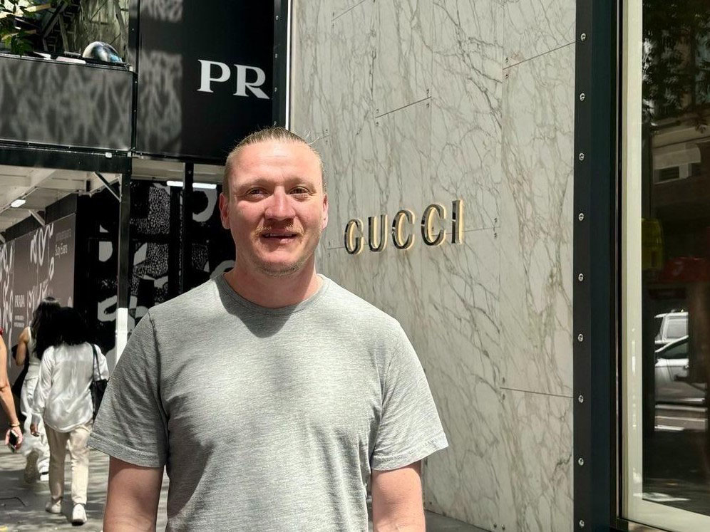 图24:山姆・阿蒙德支持法轮功学员反迫害。