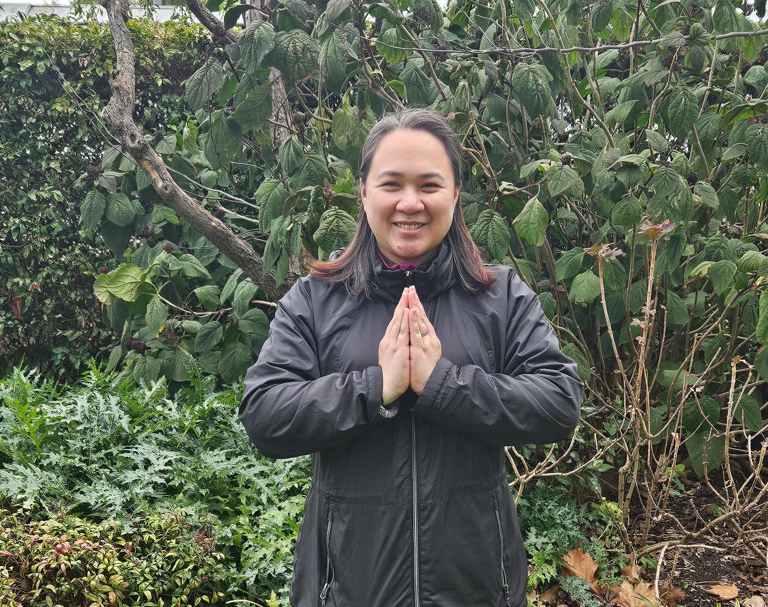 图8:修炼一年多的新学员陈秀(Tu Tran)恭祝师父中秋快乐。