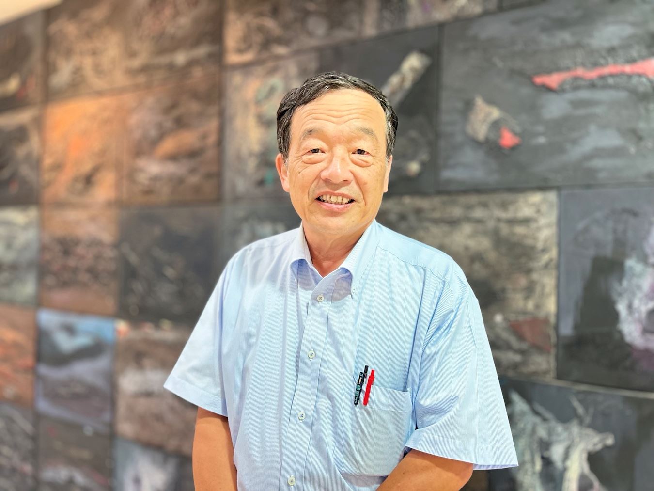 '图4:冈崎议员曾多次邀请法轮功学员到地区的老人沙龙教功。'