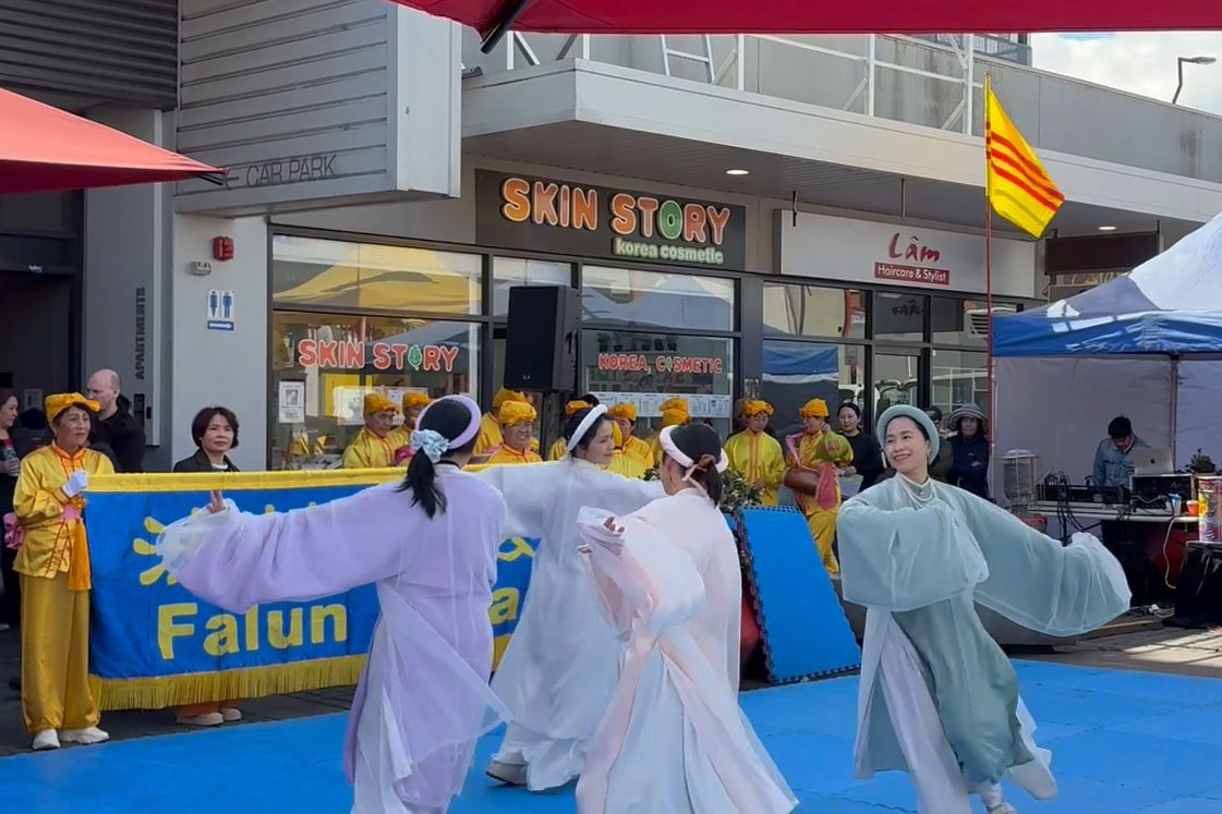 图1~5:二零二五年九月二十日,墨尔本法轮功学员受邀在越南社区协会举办的中秋游园会上表演。