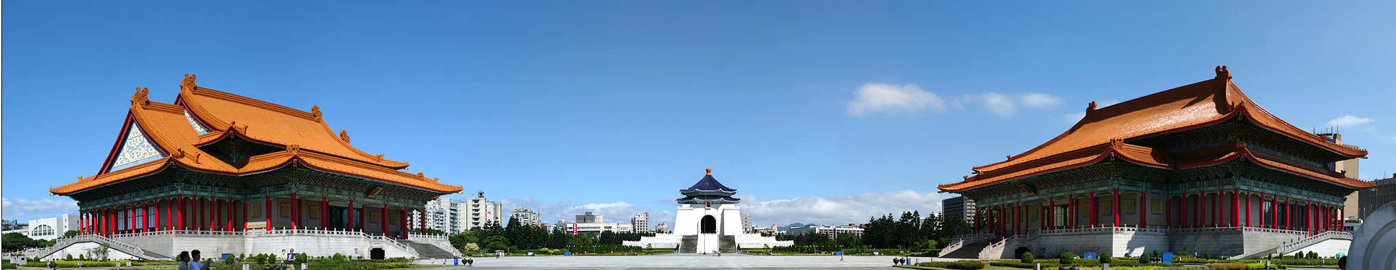 图：自由广场（中正广场）的牌楼视角全景（公共领域）