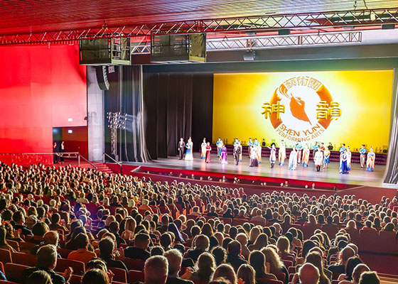 欧美观众：神韵能量纯净心灵